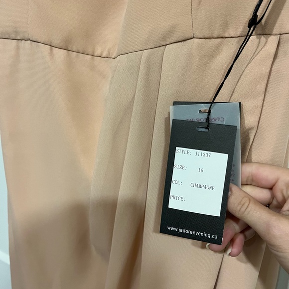 New with Tags, never been worn Jadore Evening dress in champagne colour - Picture 6 of 6